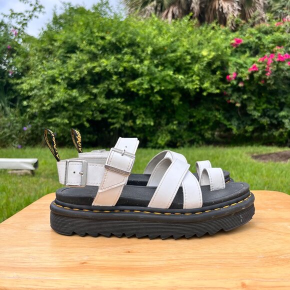 Doc Martens Avry White Chunky Hydro Leather Fisherman Sandals Size 8 - Picture 1 of 7